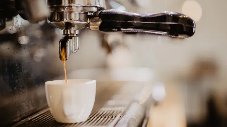 Schimmel im Kaffeevollautomat entfernen